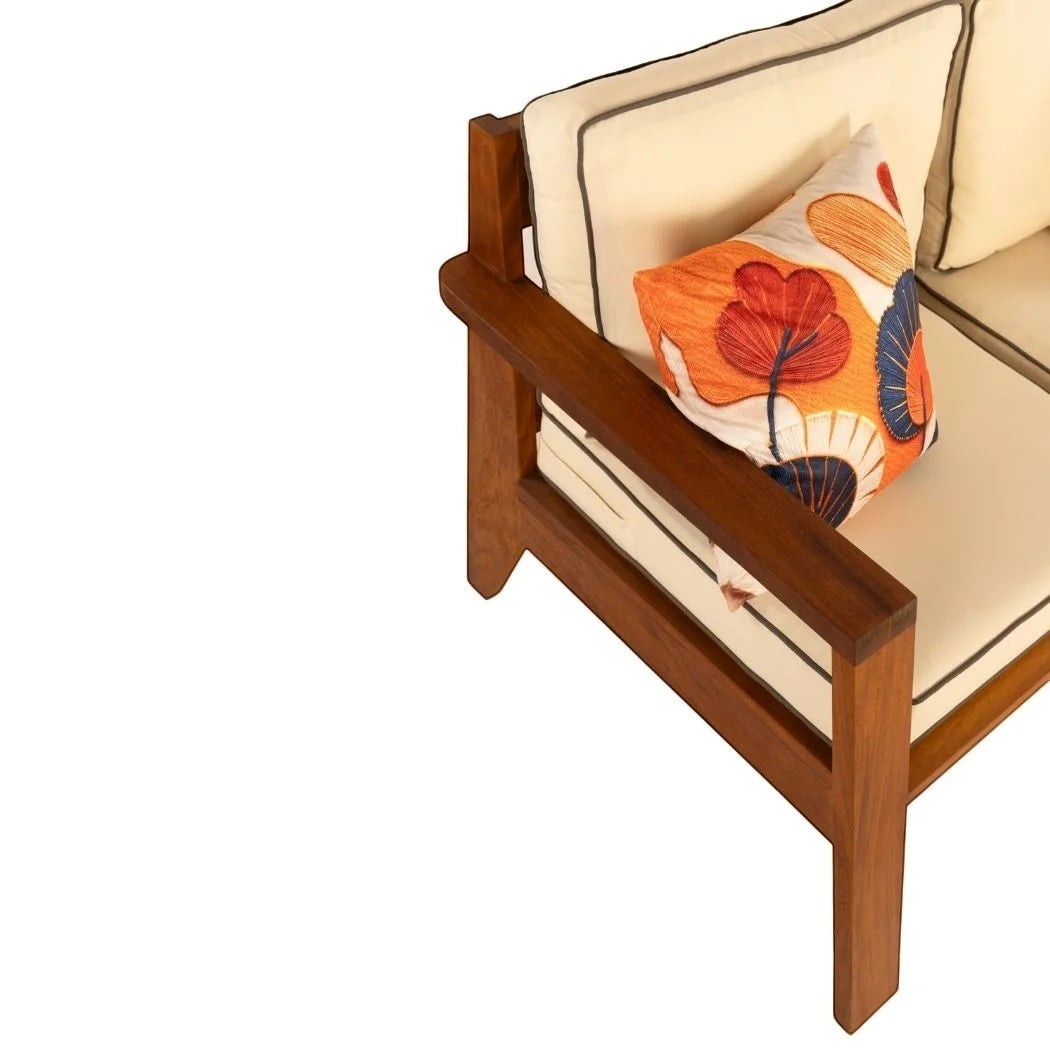 Perge Loveseat